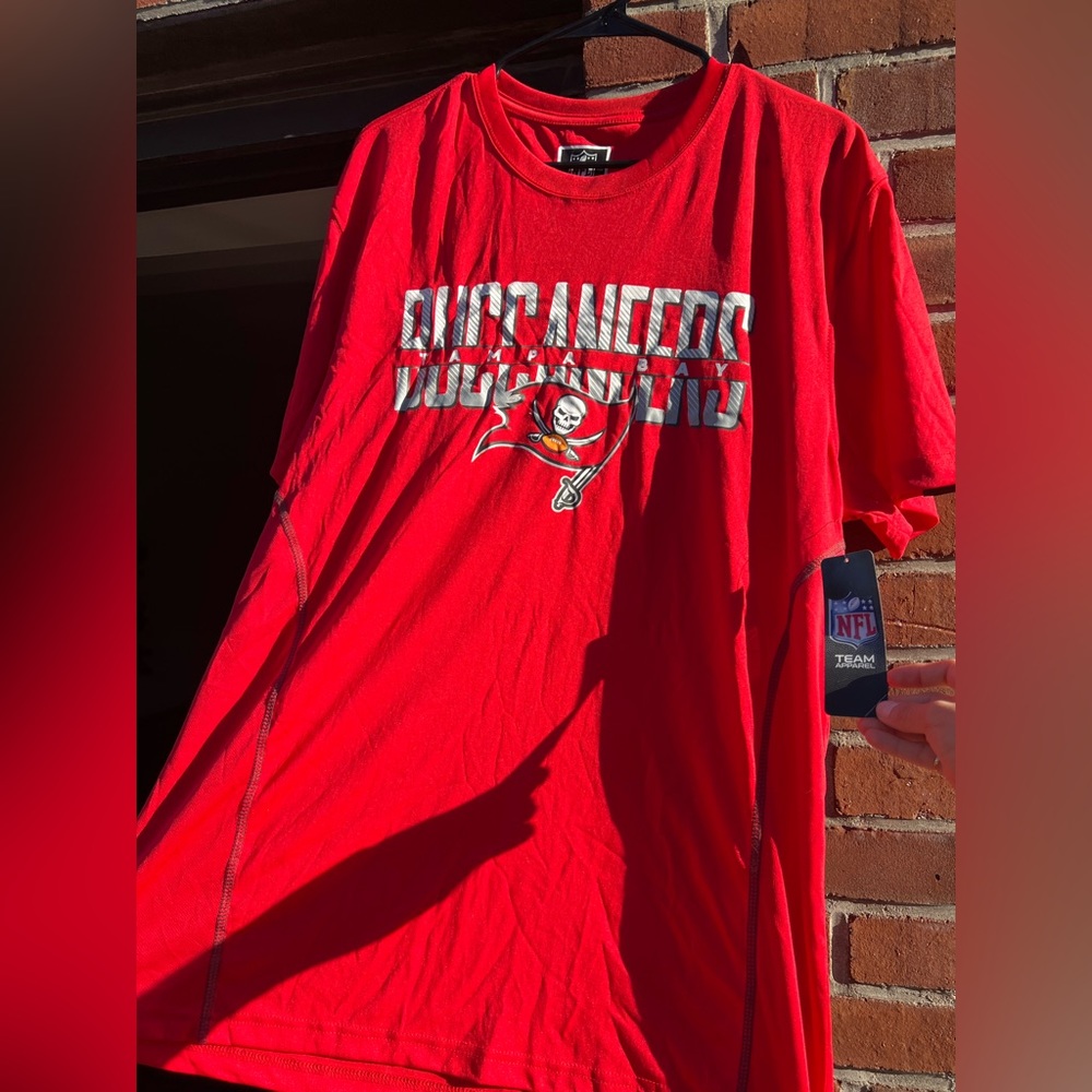 NFL TAMPA BAY BUCCANEERS MENS XL